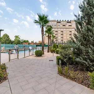 https://moderno-apartamento-con-piscina-y-parking.es-andalucia.com